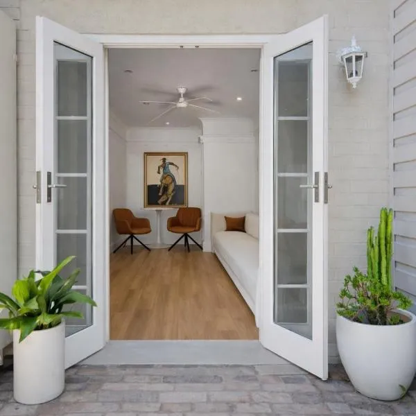 Quiet Beachside Manly Cottage - Walk Everywhere, hotel em Sydney