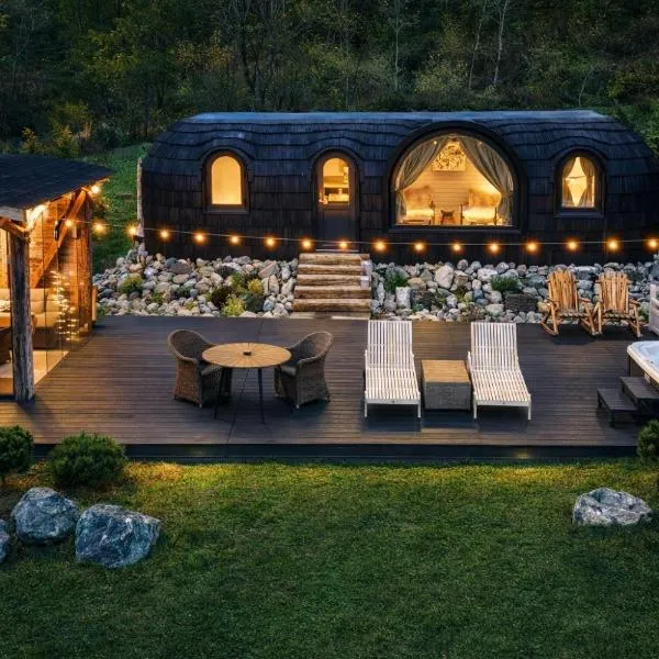 Friday Inn Igloo - Jacuzzi încalzit, Intimitate, Natură, Priveliste & Iaz - Escapadă romantică premium într-un tiny house unic în Romania - la o oră de București si 25 min de pârtia de ski din Sinaia, hotel in Comarnic