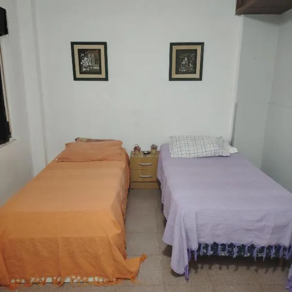 1 cuadra de la TERMINAL DE ÓMNIBUS, hôtel à Paysandú