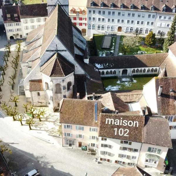 maison102 studio Saint-Ursanne Jura – hotel w mieście Saint-Ursanne