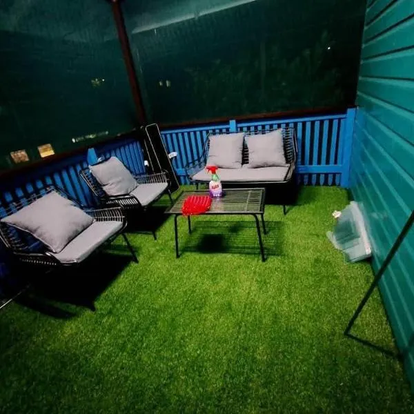 Affordable and Comfortable with big outdoor space, hotel en Madang