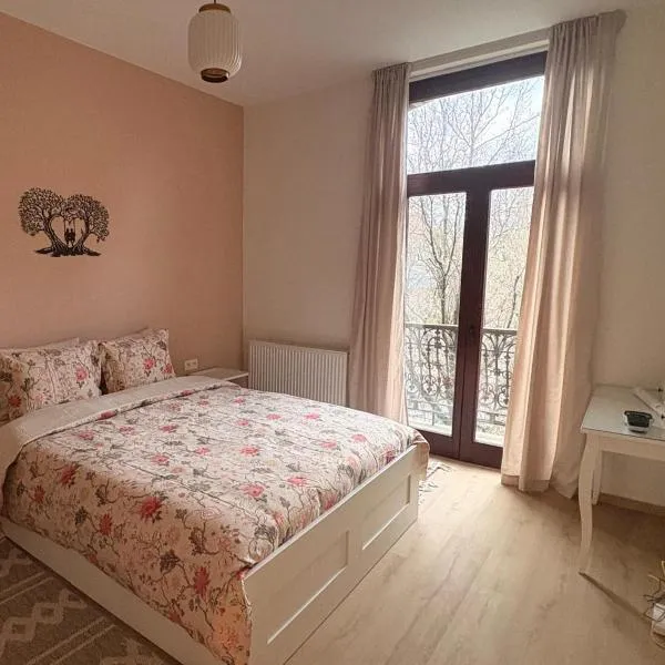 Le Goujons - New apartment near Midi Station, hotel en Bruselas