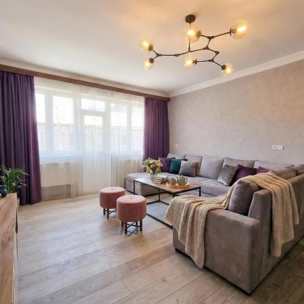 Cozy Nest Dilijan, entire home ,дом целиком,designed by Khi, hotel a Dilijan