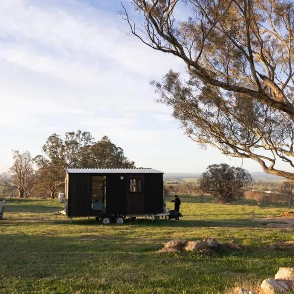 Beckford Tiny House 2 by Tiny Away, hotel in Good Hope