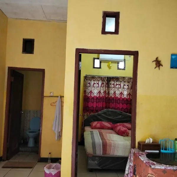 Papua Risen Beach Front Bungallow, hotell i Insyurifuri