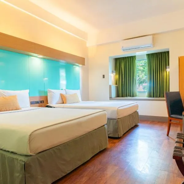 Microtel by Wyndham South Forbes near Nuvali, viešbutis mieste Santa Rosa