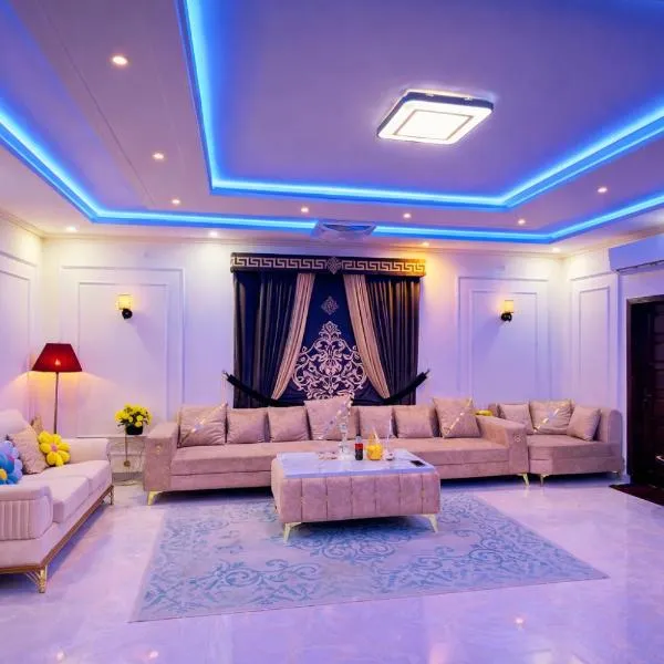 Luxury Farmhouse Just 1 km away from Airport – hotel w mieście Islamabad