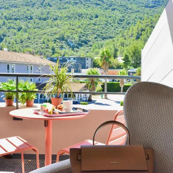 Sure Hotel by Best Western Gemenos en Provence, hotel v destinácii Gémenos