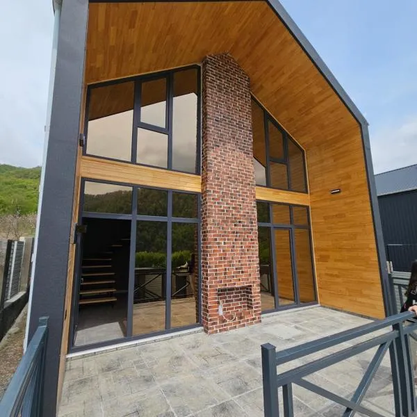 Pine Barnhouse Family, hotel di İsmayıllı