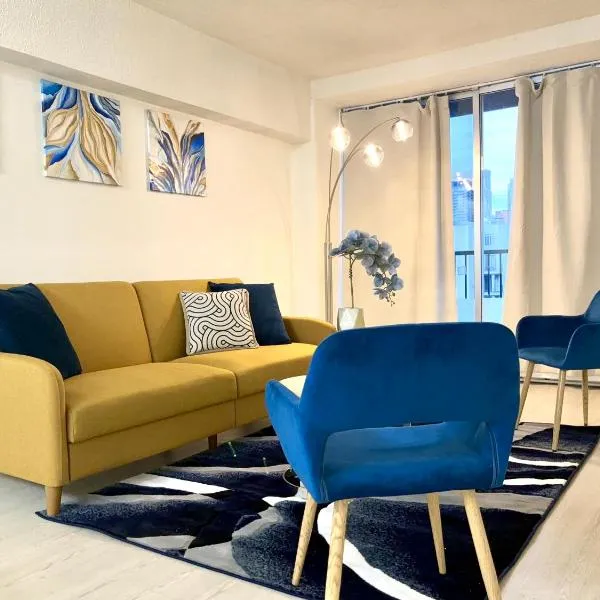 17th Ave Cozy Nest in Downtown Calgary with Parking, Hotel in Calgary