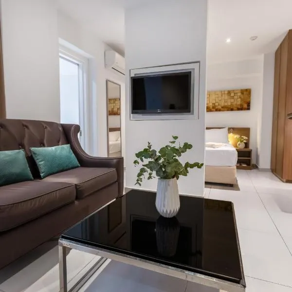 Achilleos City Hotel – hotel w Larnace