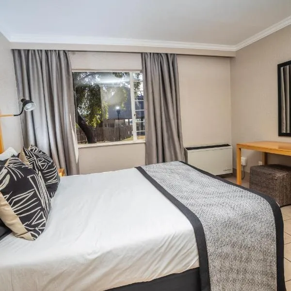 Carousel Eco Estate, מלון בTemba