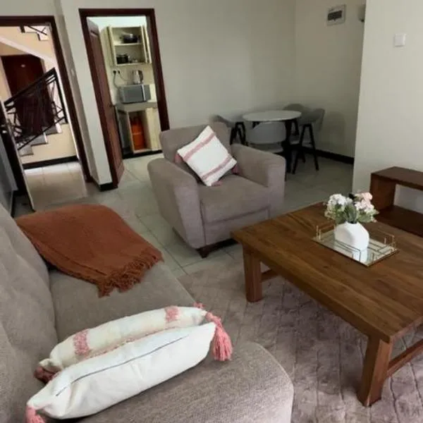 Elegant and Modern Homes, 2BR unit in a secure estate near the golf course,姆巴拉拉的飯店