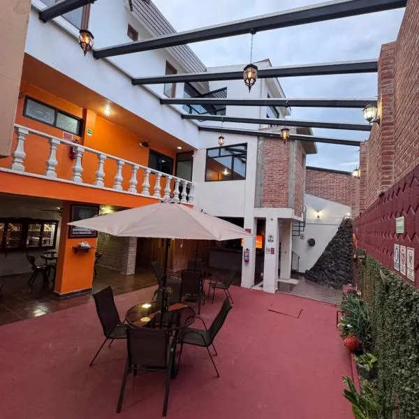 Hotel CALLI YOLOTL Teotihuacan, хотел в Сан Хуан Теотиуакан