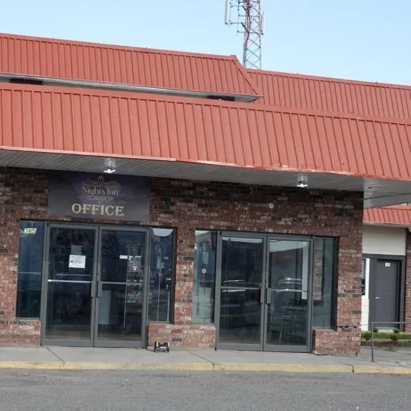 Nights Inn, hotel in One Hundred Mile House