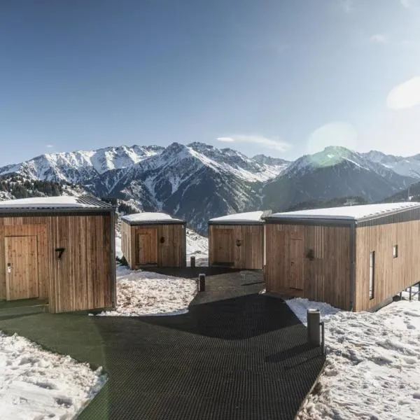 Oi Qaragai Mountain Resort، فندق في Besqaynar