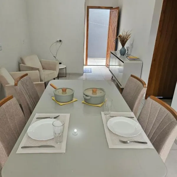 Apartamento confortável e aconchegante! โรงแรมในอัลตาฟลอเรสตา