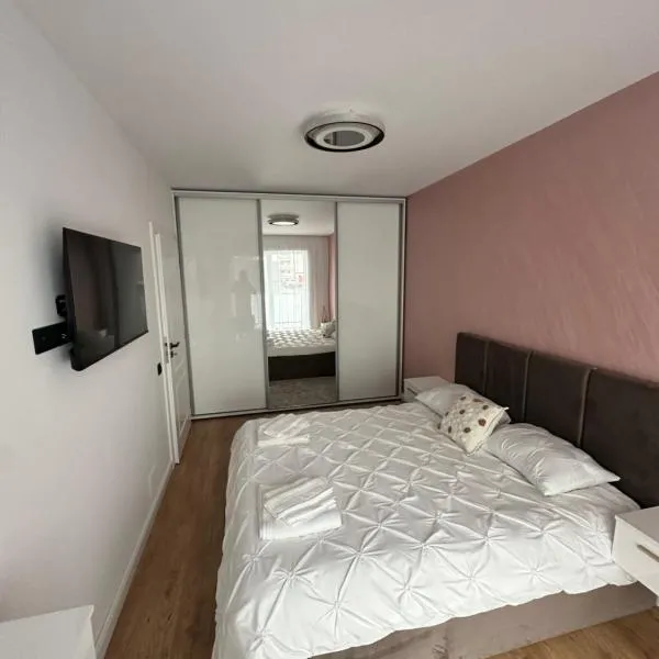 Sara Home, khách sạn ở Baia Mare