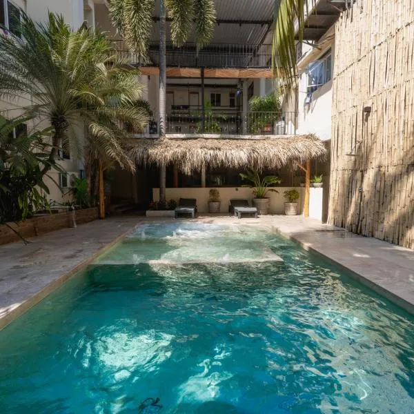 Ashly Boulevard, מלון באקפולקו