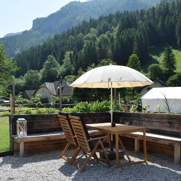 Wild Glamping in the Vienna Alps, hôtel à Nasswald
