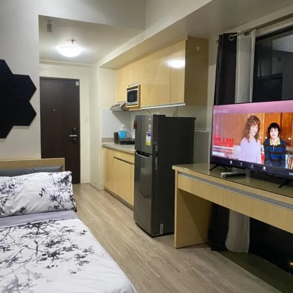 Studio Apartment near IT Park with balcony, ξενοδοχείο σε Cebu City