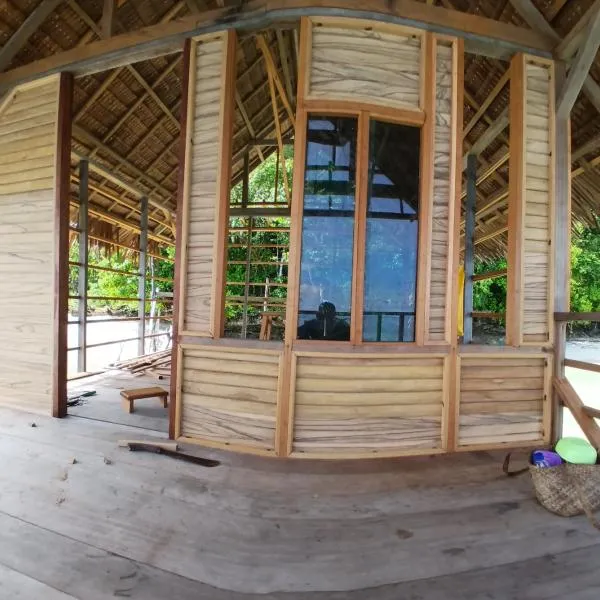 Homestay Yenkop, viešbutis mieste Poelau Mansoear