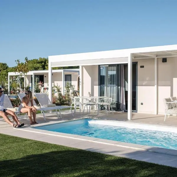 Amadria Exclusive Beach Villa, хотел в Шибеник