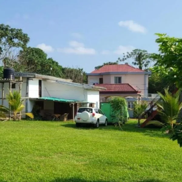 Kribi में, होटल Villa 1200m2 de jardin "100m plage"