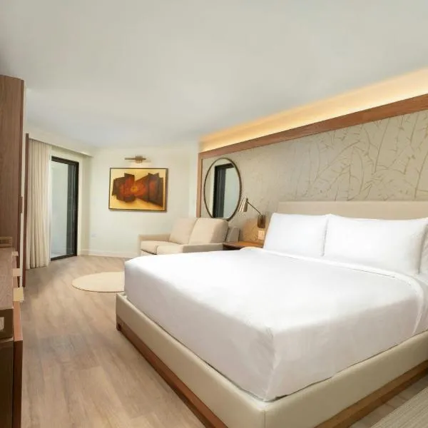Courtyard by Marriott Isla Verde Beach Resort, hotel em San Juan