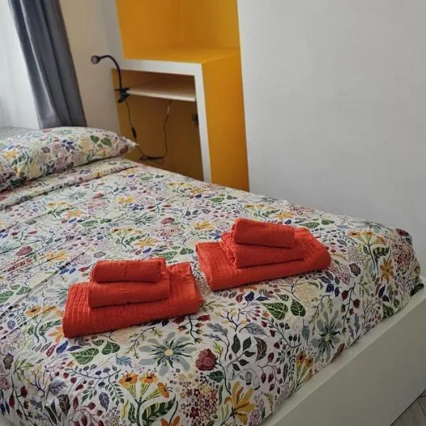 SunSecondo Piccola Suite STAZIONE TORINO Porta Nuova 100 MT!, hotell i Turin