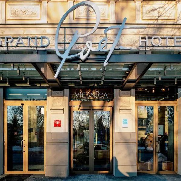 Grand Poet Hotel and SPA by Semarah, khách sạn ở Rīga
