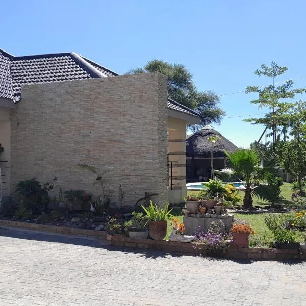The Rock BnB, hotel en Francistown