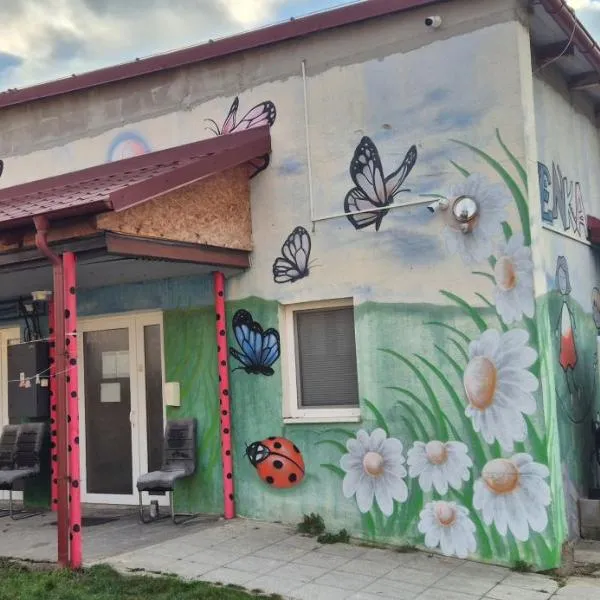 turistická ubytovňa LIENKA, hotel en Holíč