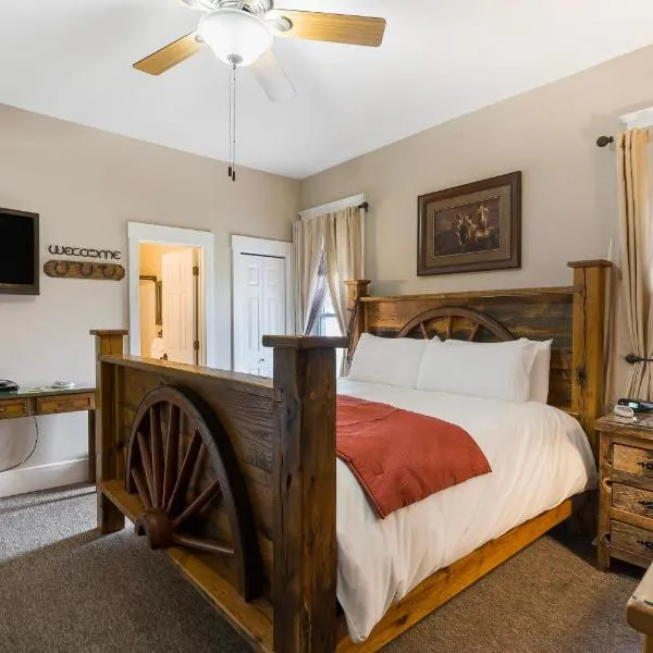 Dreams2Reality | Historic Branson Hotel - Horseshoe Room - Downtown، فندق في برانسون