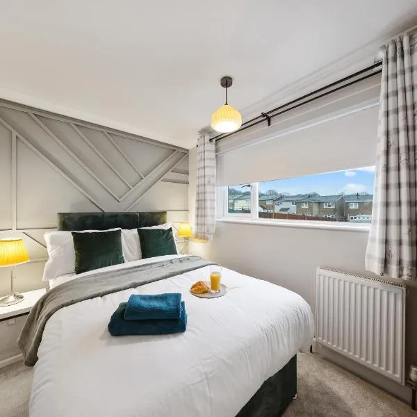 Long-short-stay Medway home with parking, WiFi &pool table, hotel en Bredhurst