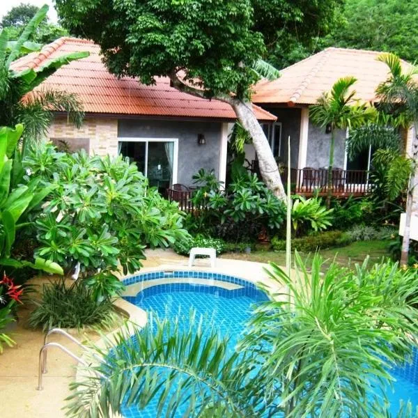 Pennapa Chalet, hotel in Chalong 