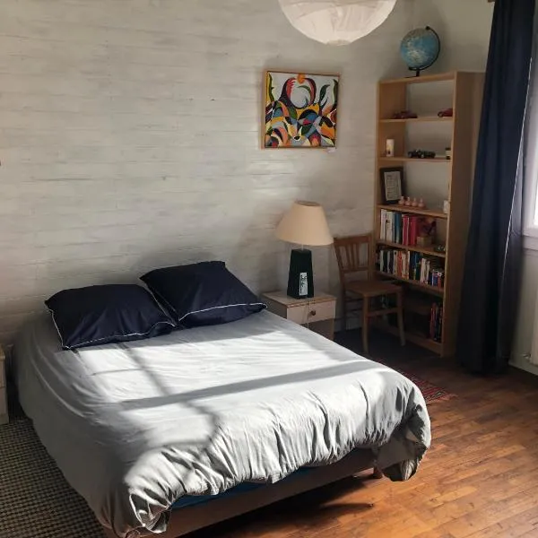 Les Lauriers Roses B&B, хотел в Бержерак