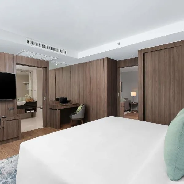 Novotel Living Bangkok Sukhumvit Legacy, Hotel in Bangkok