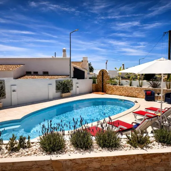 Buganvilia - Private Pool - 6 Guests - Albufeira, hótel í Albufeira