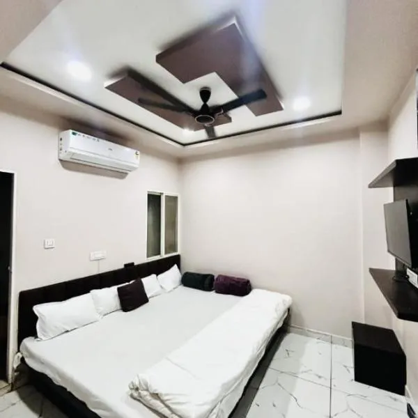 Hotel Rainbow palace, hotel em Ujaim