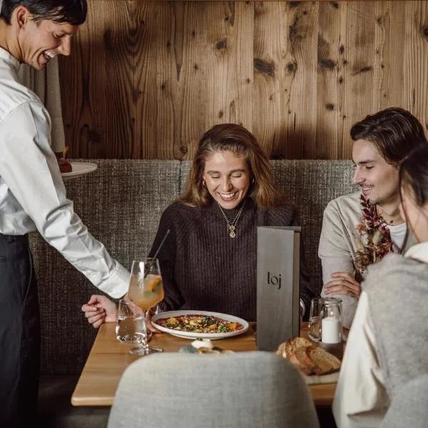 Hotel loj - our kind of place, hotel vo Flachau