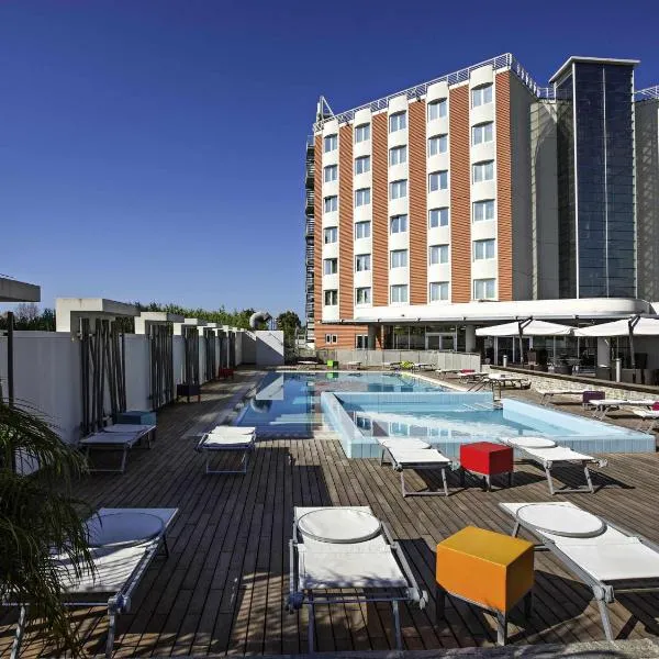 Novotel Salerno Est Arechi, готель у Салерно