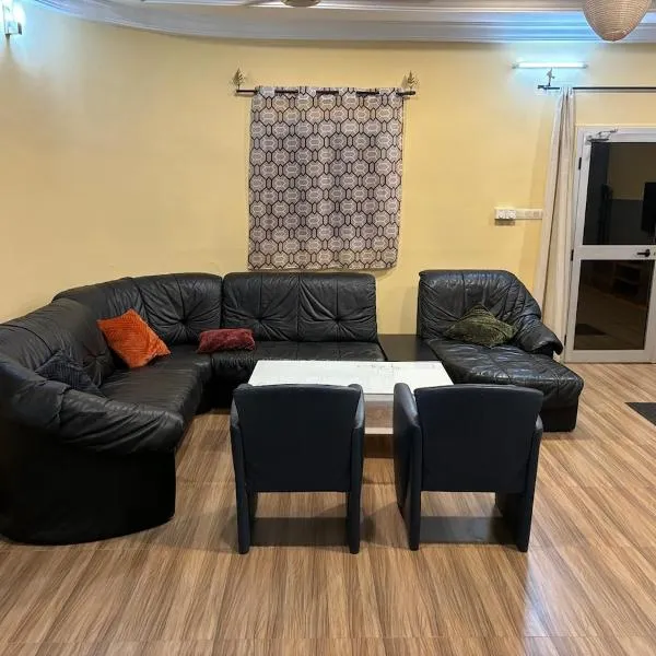 Belle villa à belle ville bobo Dioulasso, hotel in Bobo-Dioulasso