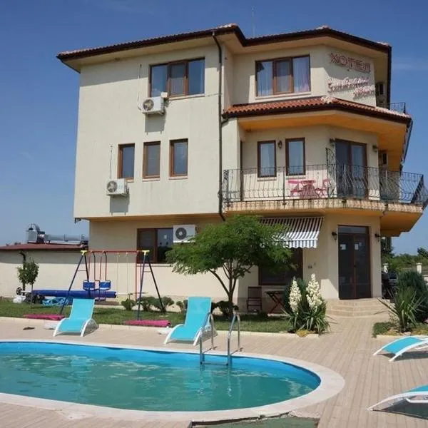 Златна люспа, hotel Balgarevóban
