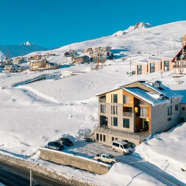 Dandelion Hotel Gudauri: Gudauri şehrinde bir otel