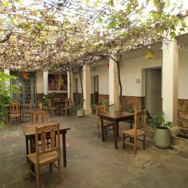 Casa Hostal El Peregrino, hotel in Tarija