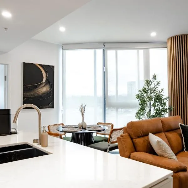 Chada by Cadiz Properties - 2 Bedroom Apartment with Lakeview Pool, within CBD and Beside Commonwealth Park, hotel a Canberra