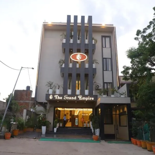 Hotel Grand Empire, Banquet, Swimming Pool with Taj View, khách sạn ở Agra