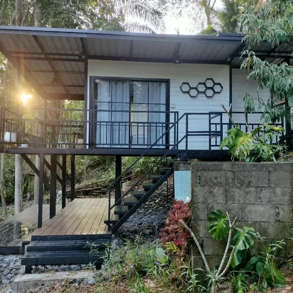 Ingphai Homestay, hotel em Parque Nacional de Khao Sok