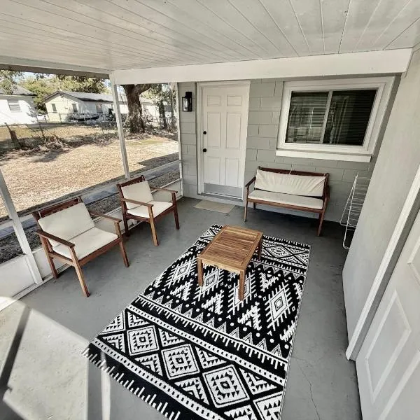 Relaxing 3BR Home Near Orlando Downtown & Parks, hotel Orlandóban